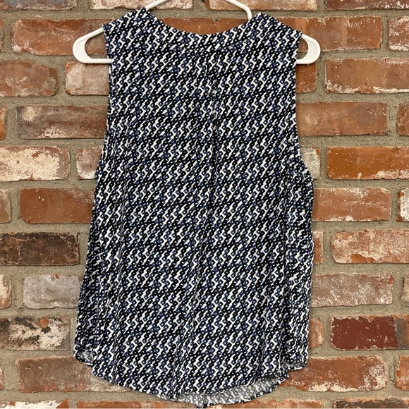 Croft &Barrow women’s medium sleeveless top - Picture 2 of 6